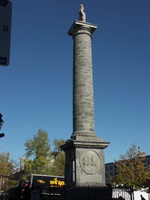 Nelson Column, Montreal 2005-10-21.JPG