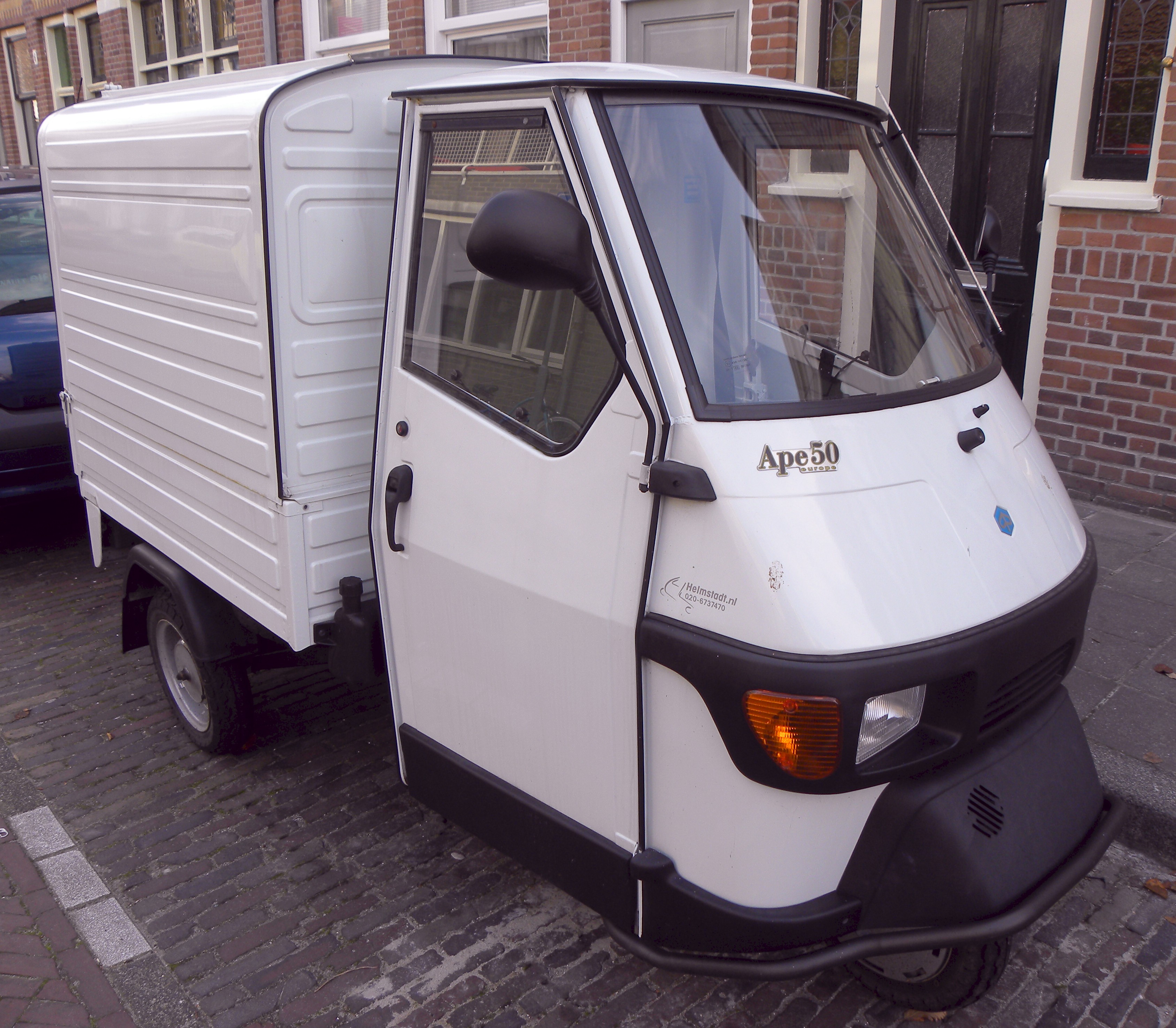 File:Piaggio Ape 50 Europe (2).jpg - Wikimedia Commons