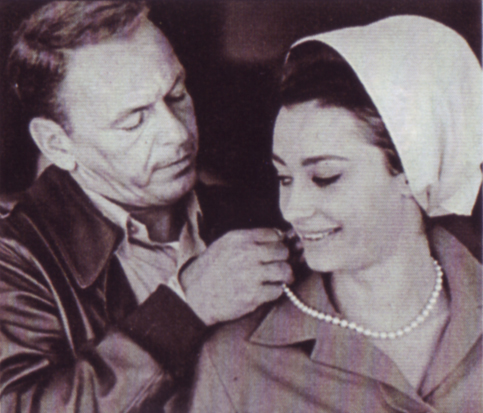 Frank Sinatra with Italian actress Raffaella Carra, 23 August 1964. News  Photo - Getty Images