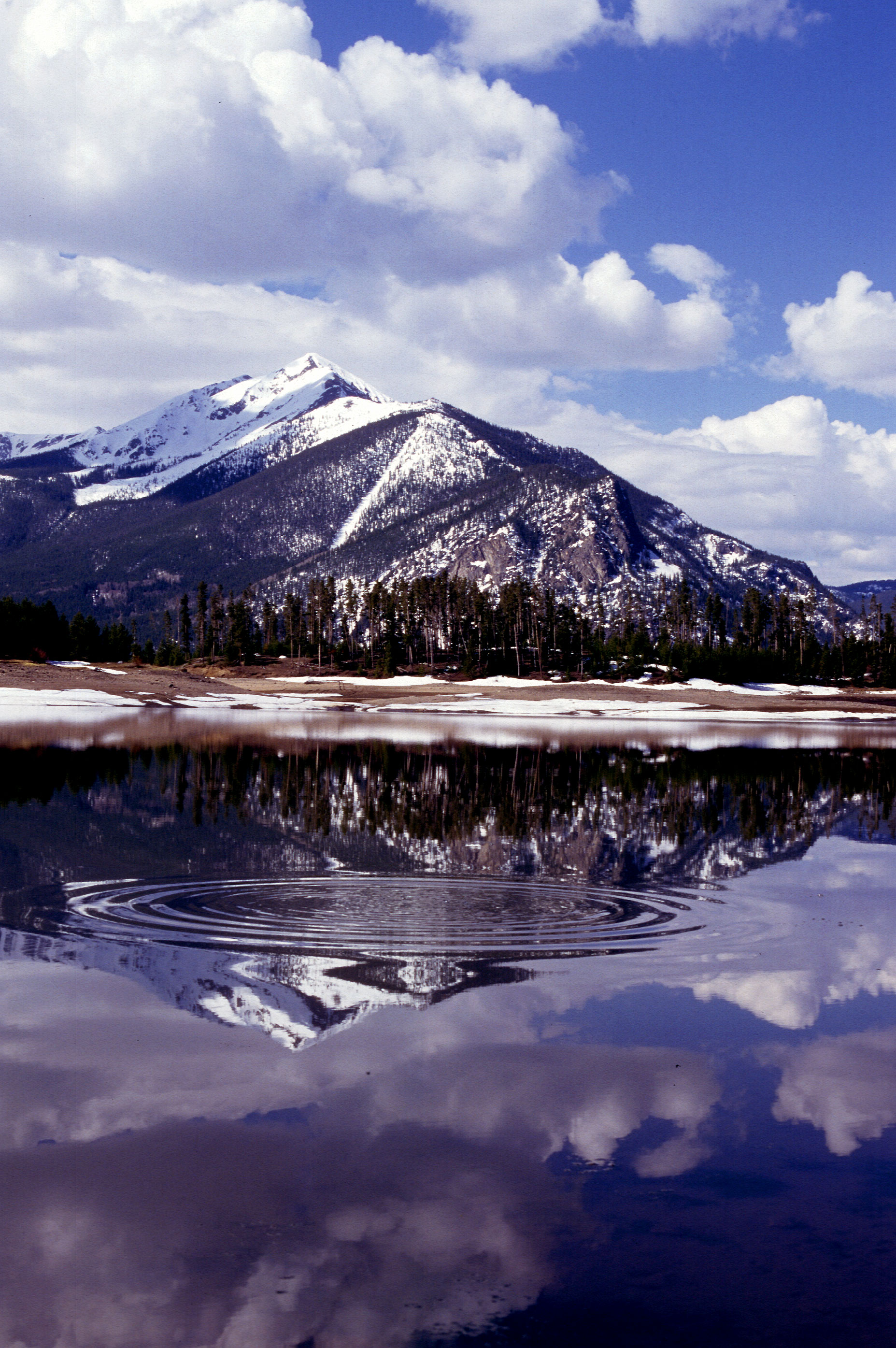 dosiero-reservoir-in-the-rocky-mountains-jpg-vikipedio