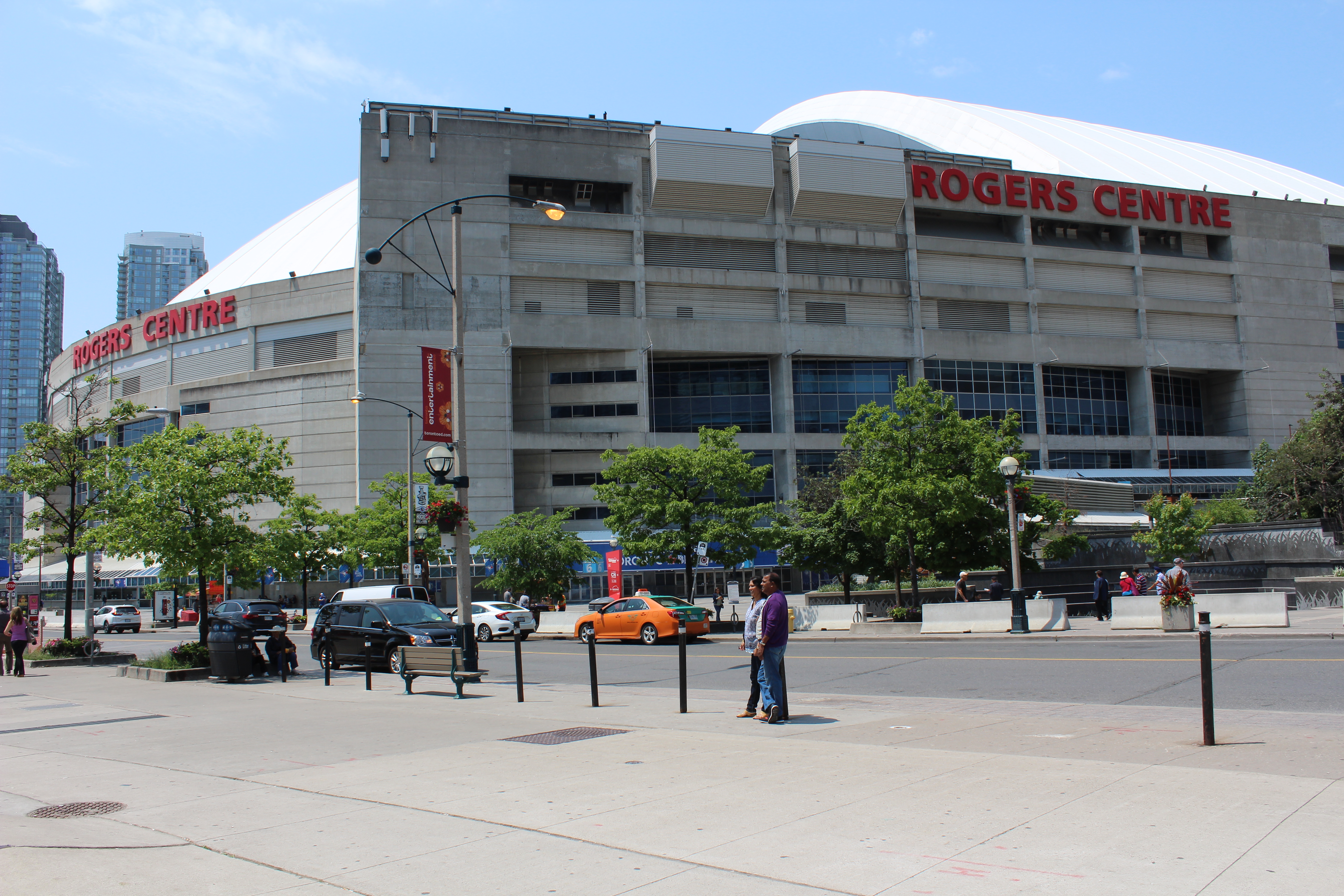 File:Rogers Centre. View from Bremner Blvd.jpg - Wikipedia