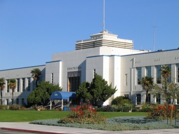 File:Santa Monica City Hall.JPG - Wikimedia Commons