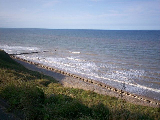 File:Trimingham Beach - geograph.org.uk - 890271.jpg