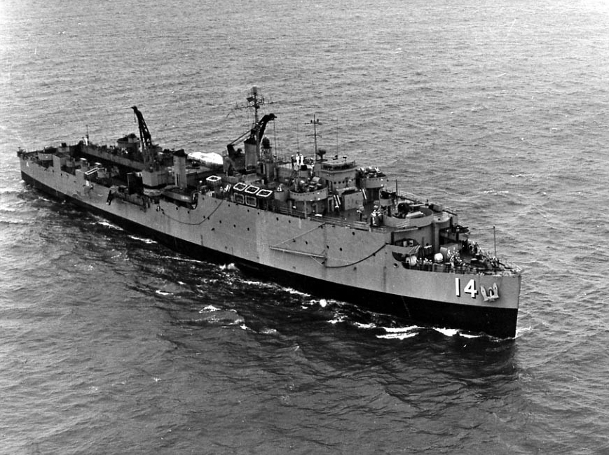 File:USS Rushmore (LSD-14) at sea in the 1950s.jpg - Wikimedia Commons