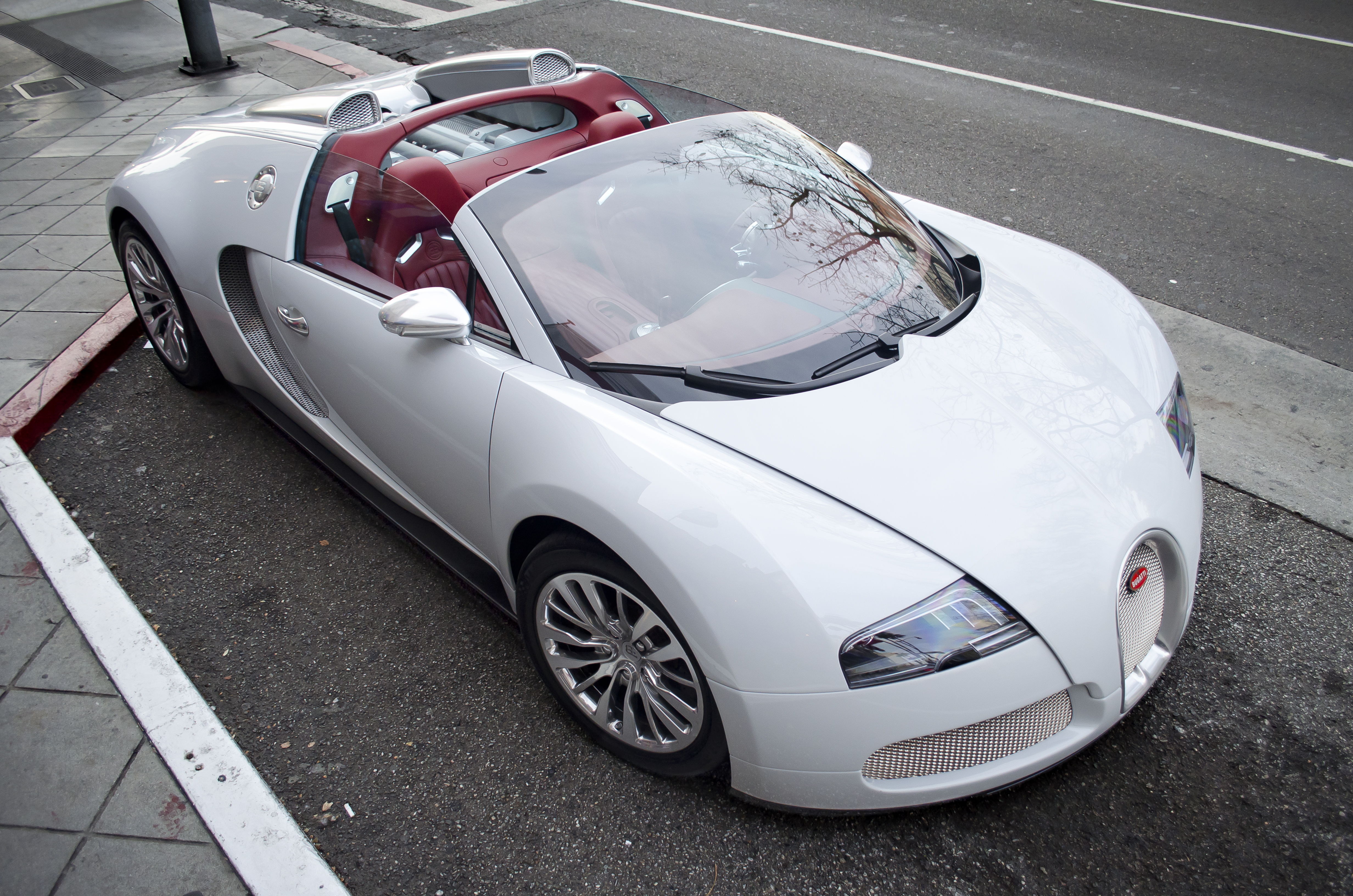 File White Bugatti Veyron Grand Sport With Red Interior