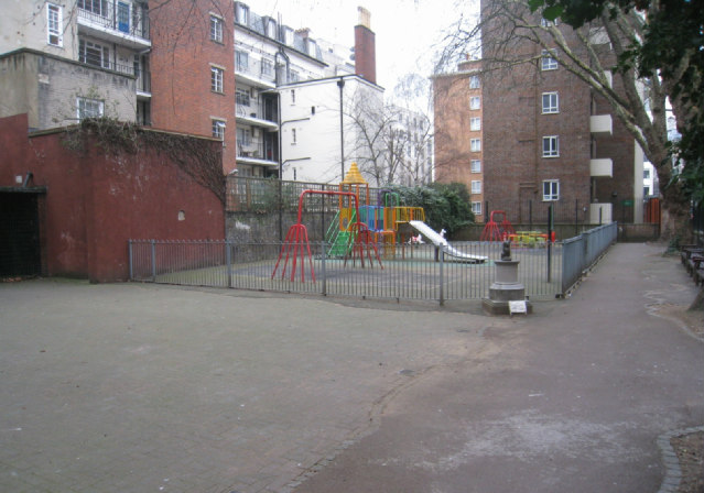 File:Alf Barrett Playground - geograph.org.uk - 2356574.jpg