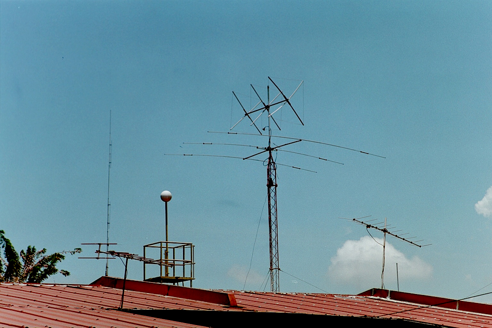 File:Antenna kotakinabalu.jpg - Wikipedia