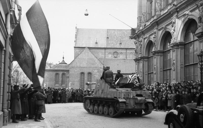 Attēls:Bundesarchiv Bild 101I-702-0420-35, Lettland, Riga, Beisetzung.jpg