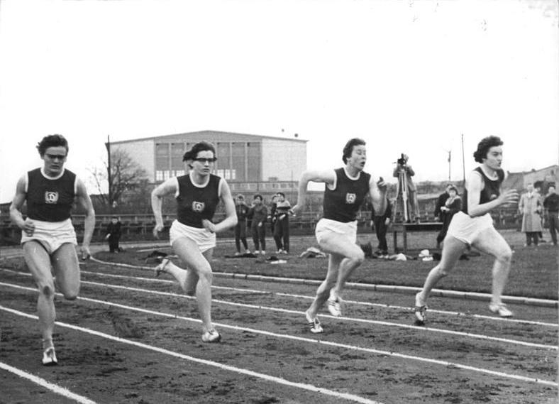 File:Bundesarchiv Bild 183-54967-0005, Gisela Köhler-Birkemeyer, Christa Stubnick, Bärbel Mayer, Karin Richert.jpg