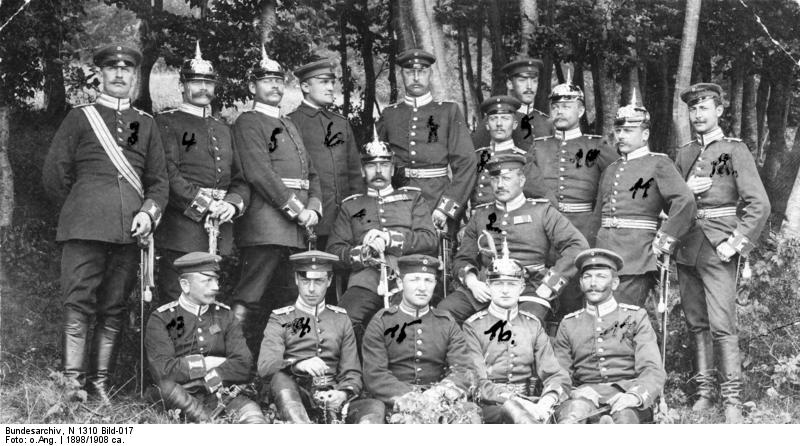 File:Bundesarchiv N 1310 Bild-017, Offiziers-Gruppenfoto, Konstantin von Neurath.jpg