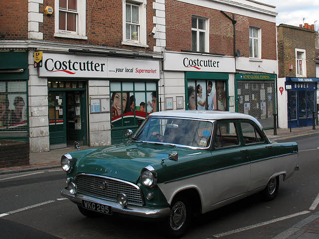 File:Classic car in Charlton - geograph.org.uk - 1541835.jpg