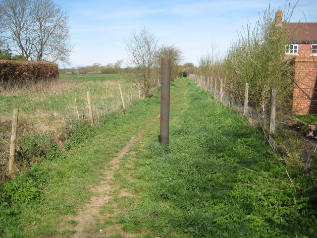 File:Colney Heath, Bridleway to Coopers Green Lane (1) - geograph.org.uk - 4434657.jpg