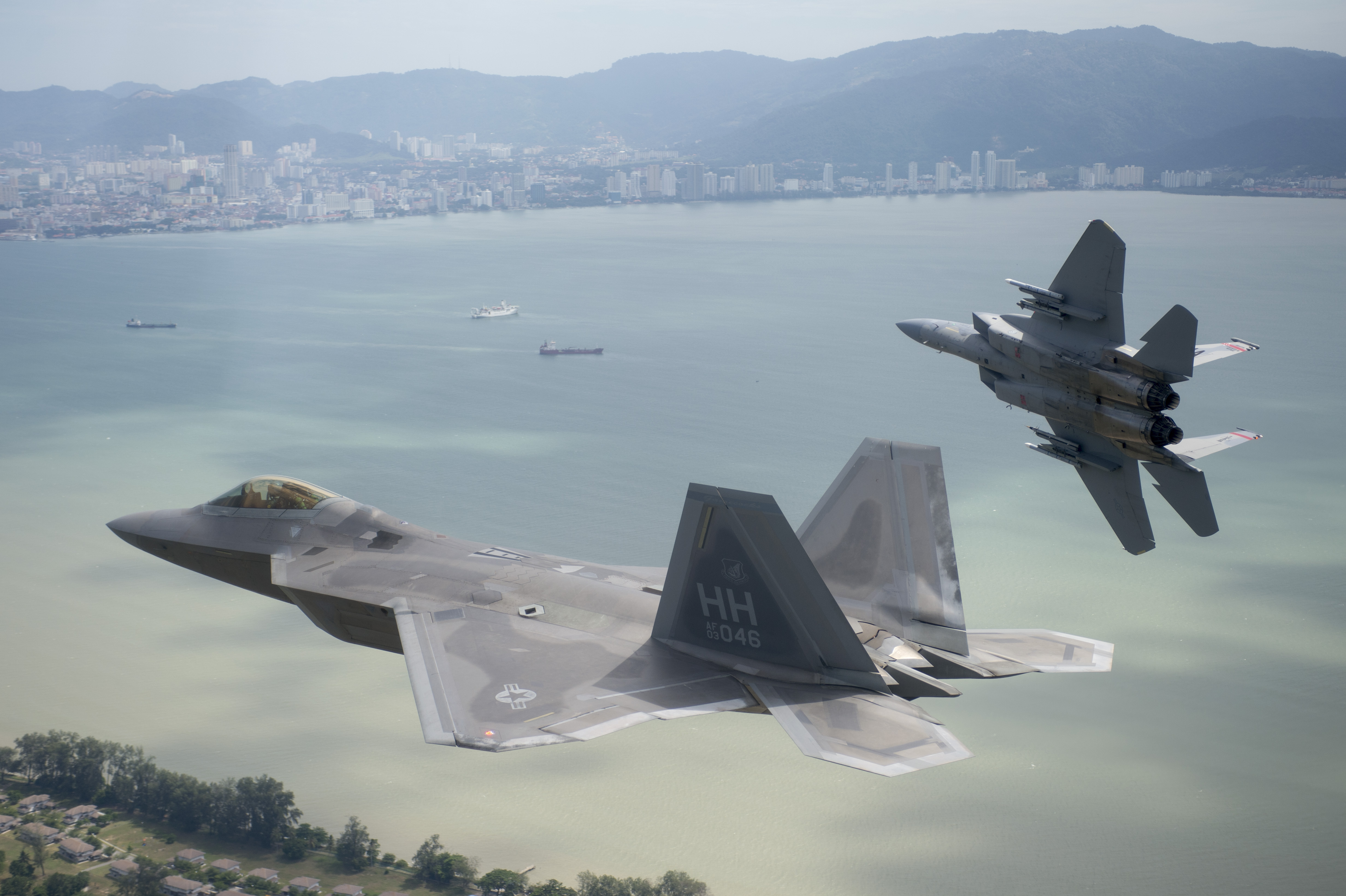 Истребитель в2. F22 Raptor. Ф-22 Раптор. F 35 Раптор. F-22 Eagle.