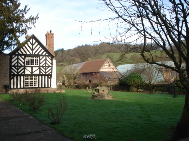 File:Court Farm buildings - geograph.org.uk - 449869.jpg