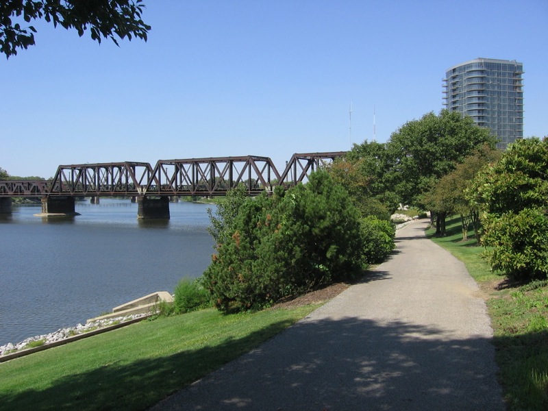 File:Downtown Columbus - Railroad bridge.jpg