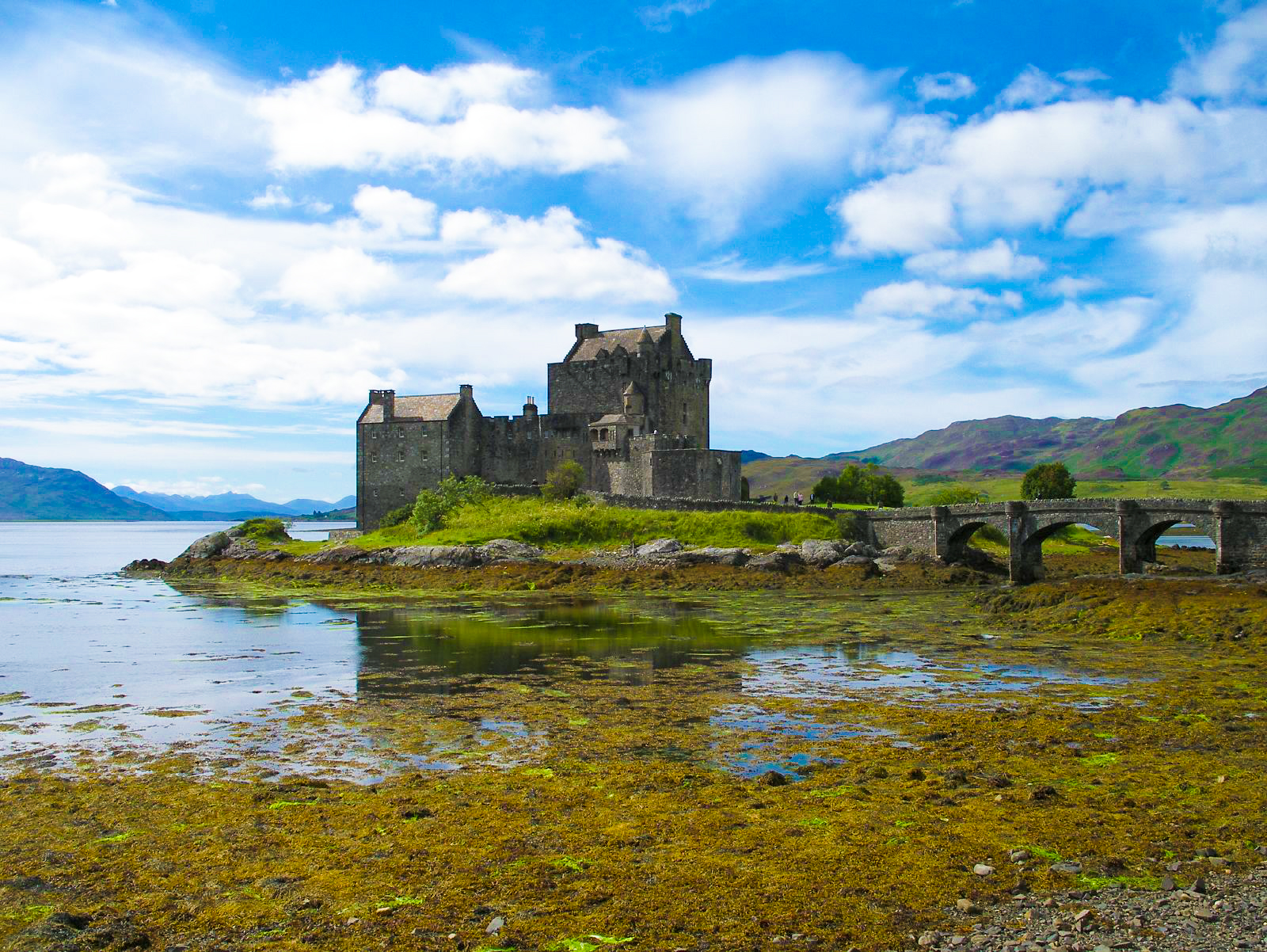 Scotland northern ireland. Пазл замок Эйлен-Донан Шотландия. Замок Эйлен-Донан, Шотландия Западная Европа. Северная Шотландия. Эрдри (Шотландия).