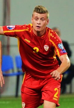 Fortune Salaire Mensuel de Ezgjan Alioski Combien gagne t il d argent ? 2 000,00 euros mensuels