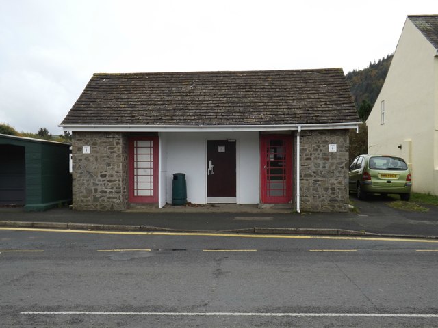 File:Gents to the left, ladies to the right, but dialling only possible on the right - geograph.org.uk - 4718811.jpg