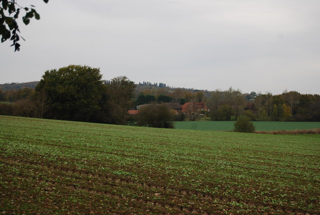 File:Hale Court Farm - geograph.org.uk - 1587338.jpg