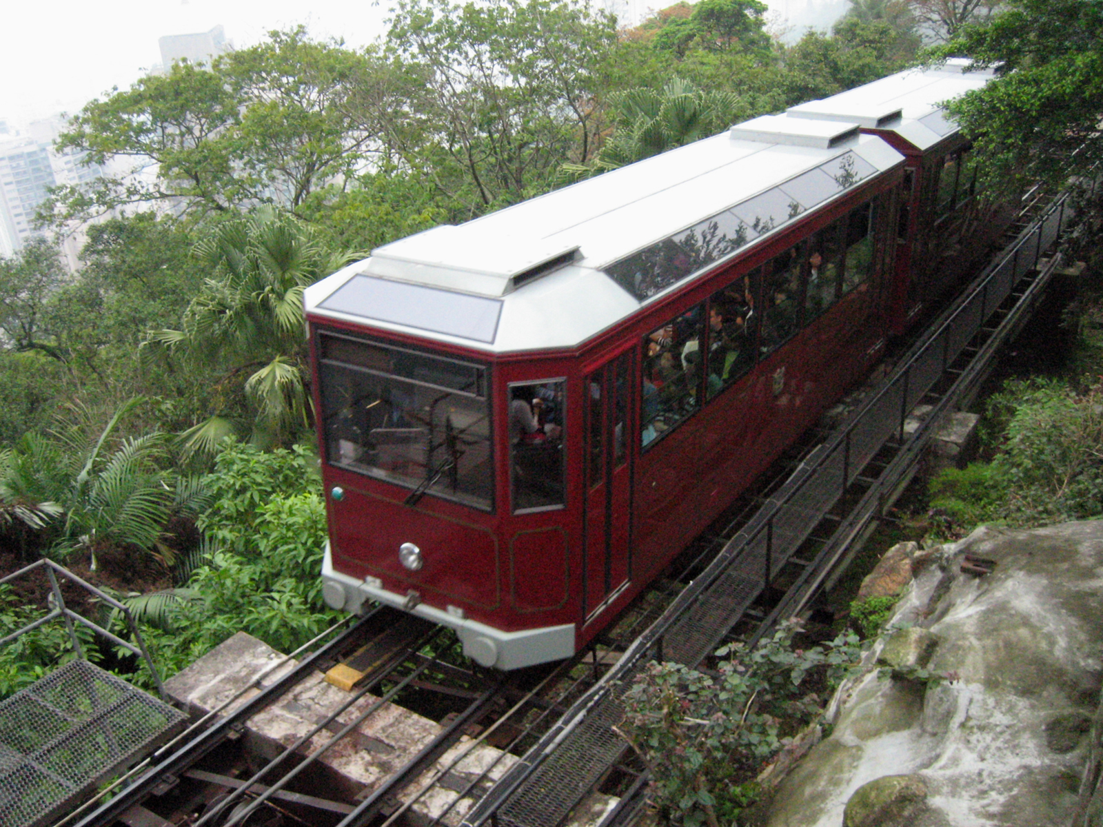 File:Hongkong Peak Tram.jpg - Wikimedia Commons