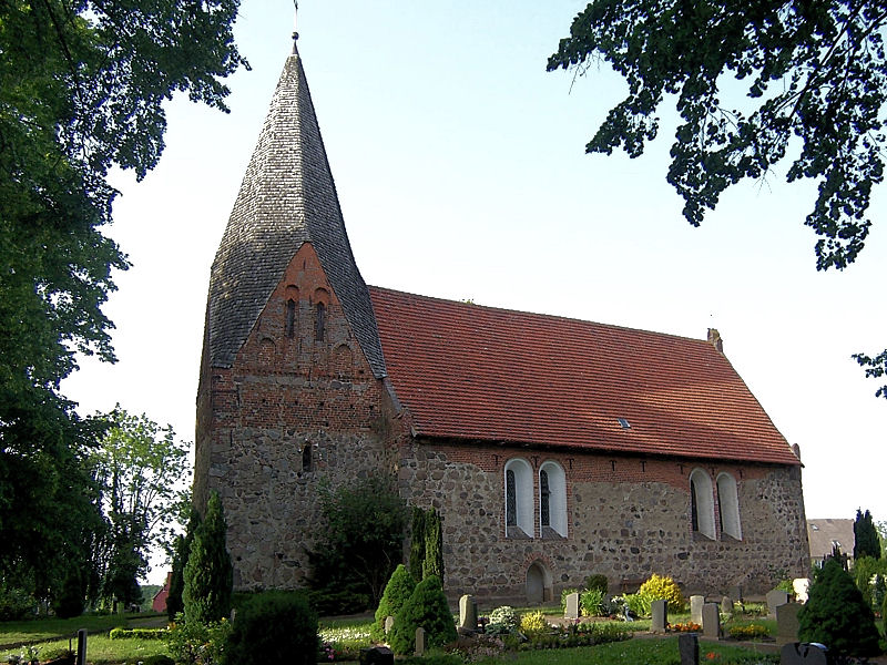 File:Kirche in Witzin.JPG