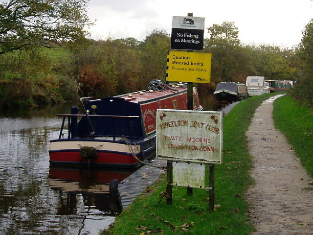 File:Leeds-Liverpool canal - geograph.org.uk - 74910.jpg