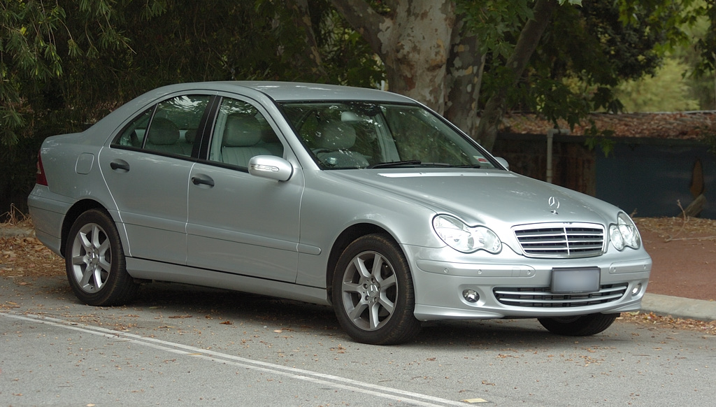 Press F to pay respect — Mercedes-Benz C-class (W203), 1,8 л, 2006