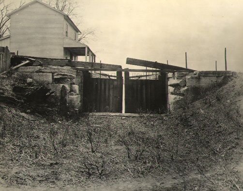 File:Miami and Erie Canal, Dayton, Ohio, 1911 - DPLA - 847b6684fa86da55e28c68e43be71c51.jpg