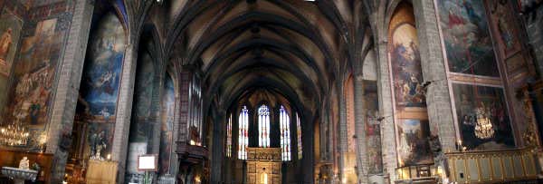 Interior de la catedral de Sant Joan, amb les pintures murals de Jacques Pauthe (1866-1874).