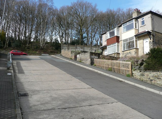 File:Rockcliffe Avenue, Baildon - geograph.org.uk - 748443.jpg