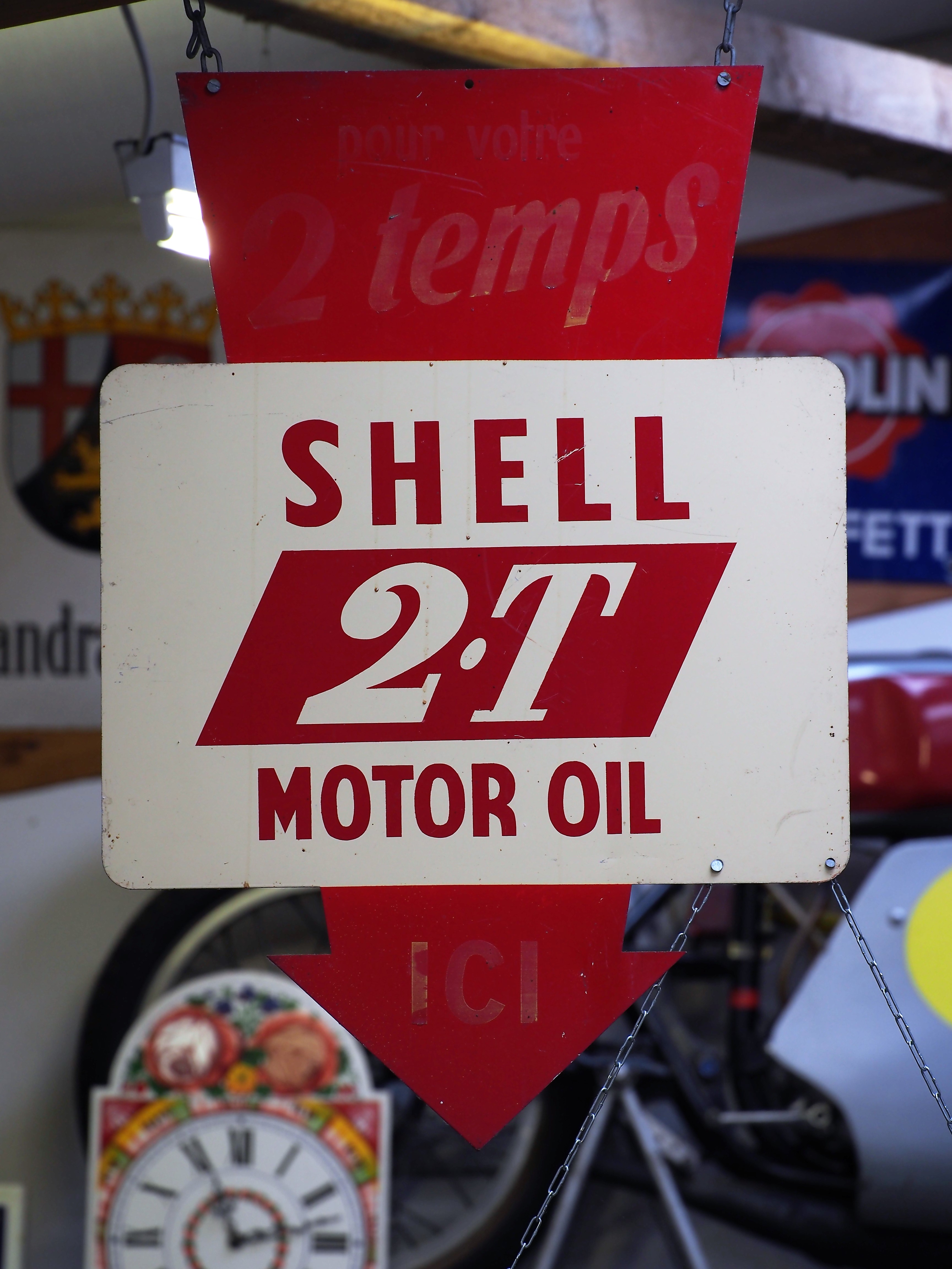 File Shell 2t Motor Oil Emaille Werbung Schild Fahrzeugmuseum Marxzell Jpg Wikimedia Commons