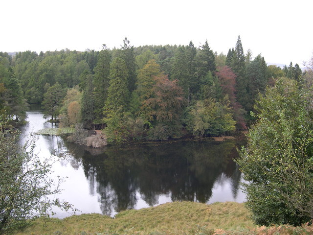 File:The Tarns Middle Section - geograph.org.uk - 791171.jpg