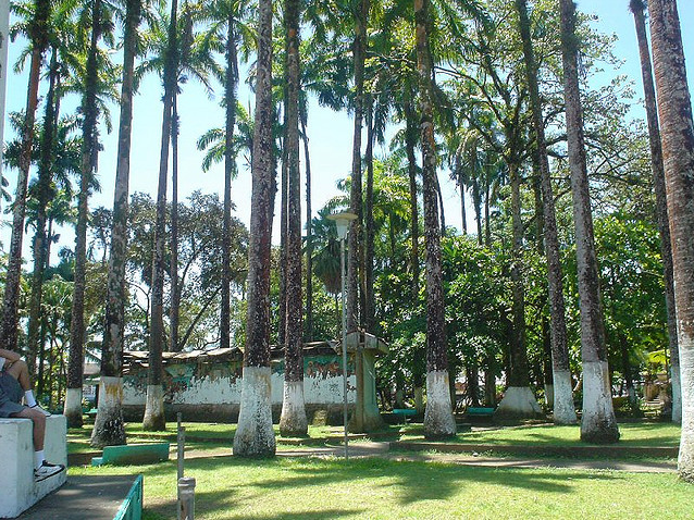 File:Vasgas Park in Costa Rica.PNG