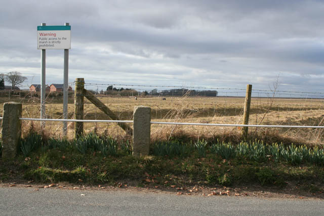 File:Warning sign, Pilling Marsh - geograph.org.uk - 1757945.jpg