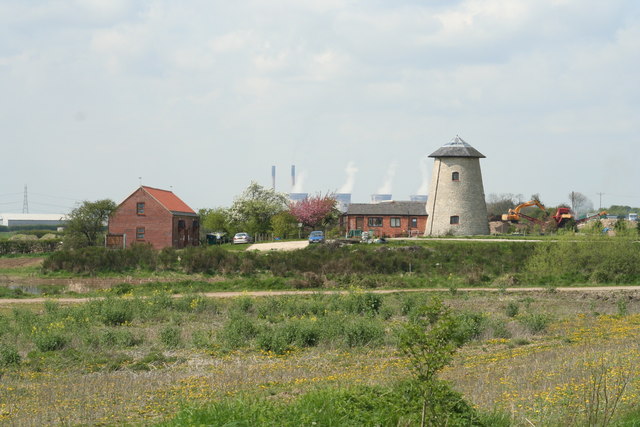 File:Windmill, house conversion - geograph.org.uk - 161330.jpg