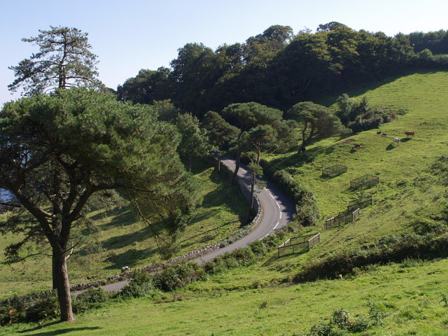 File:A379 above Blackpool Sands - geograph.org.uk - 535648.jpg