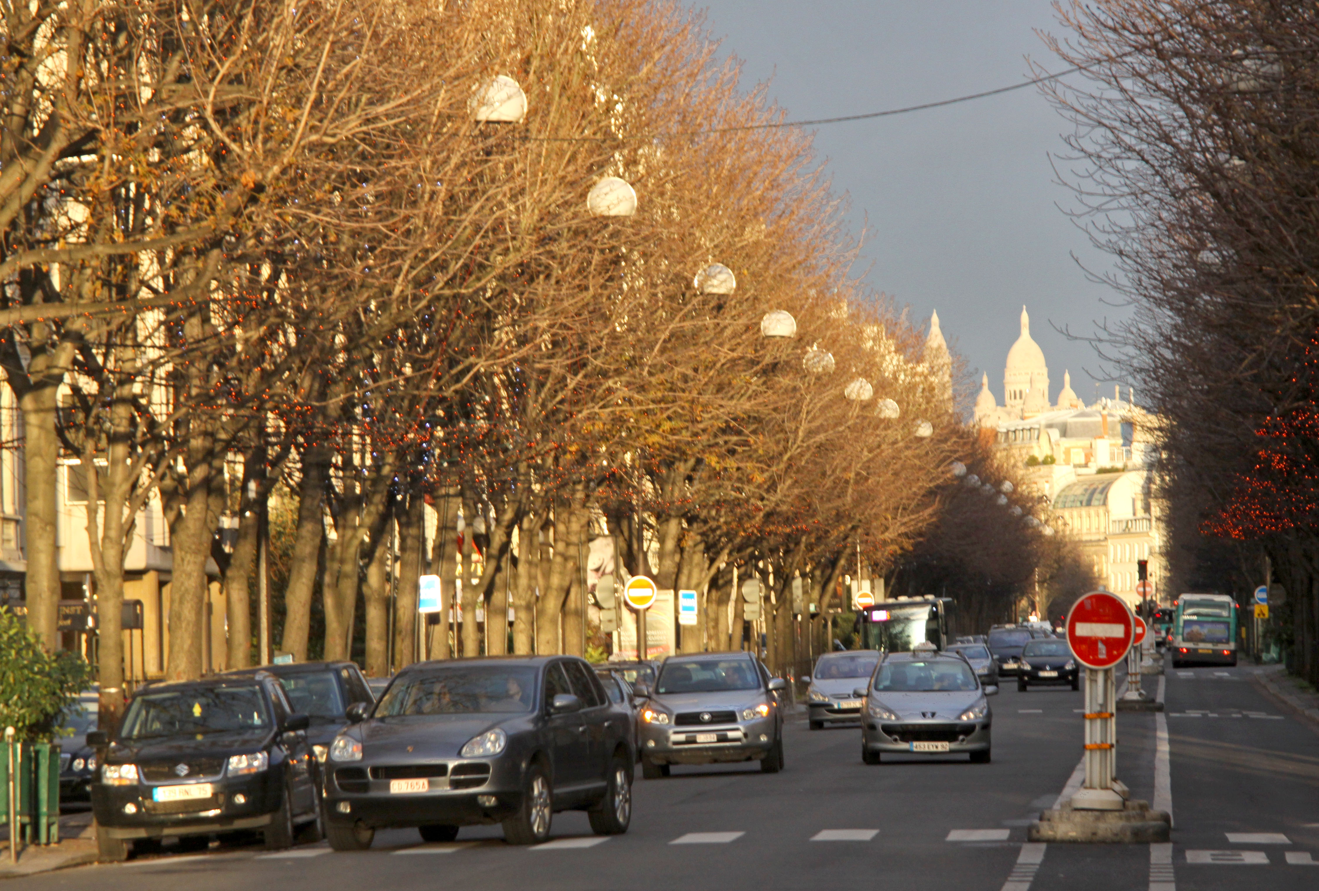 Avenue Montaigne Pied-à-Terre, Paris, France