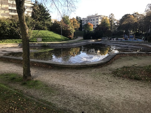 File:Bassin quartier de l'Europe Reims.jpg