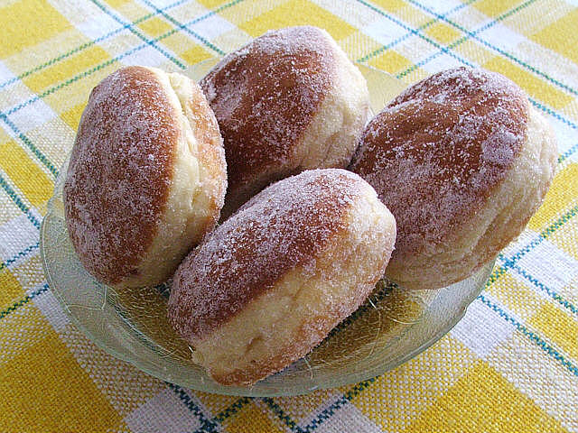 File:Berliner (pastry).jpg