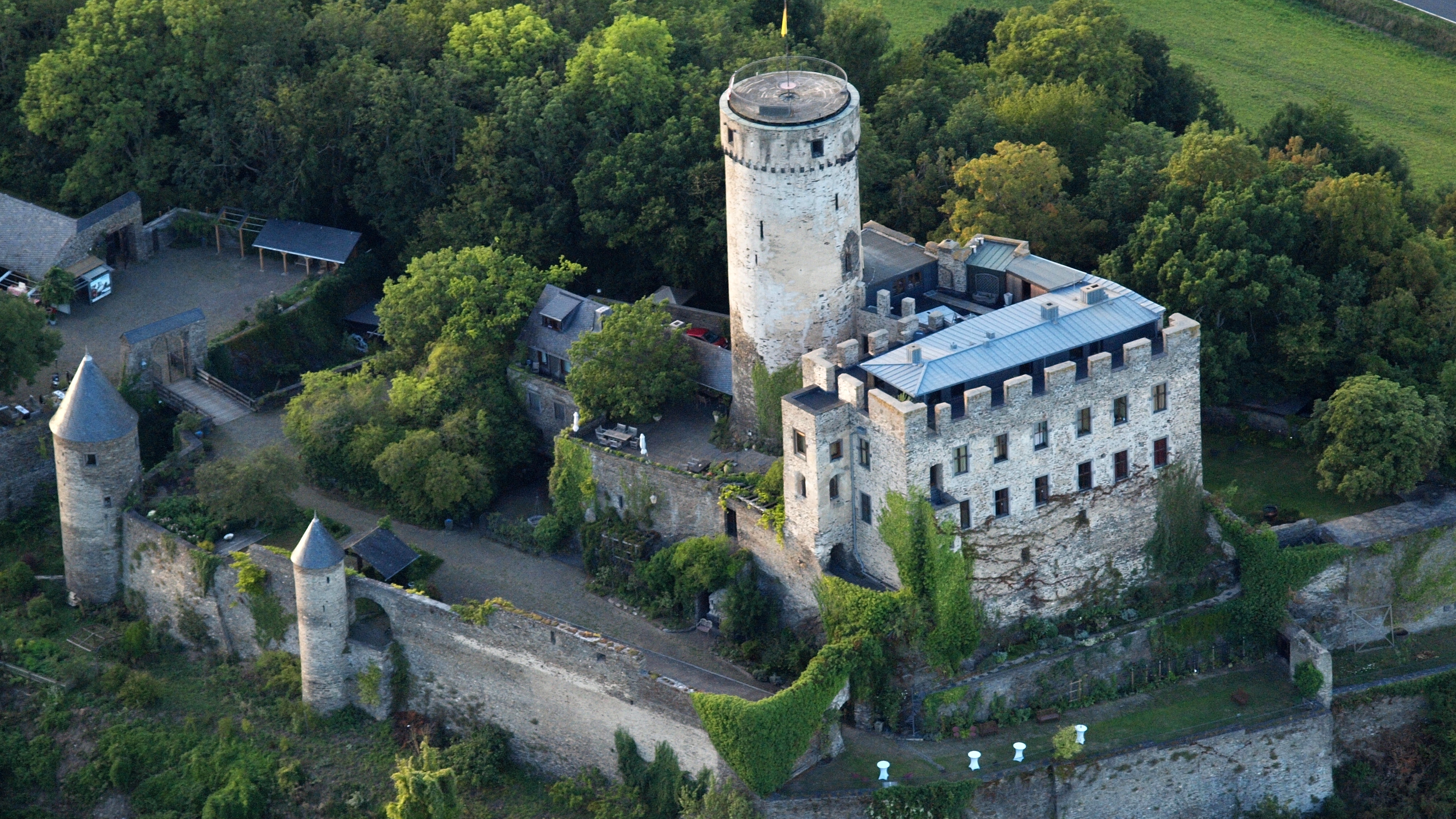 Burg Pyrmont, Luftaufnahme (2015)