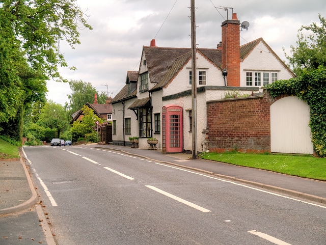 File:Claverdon, Henley Road - geograph.org.uk - 3548241.jpg