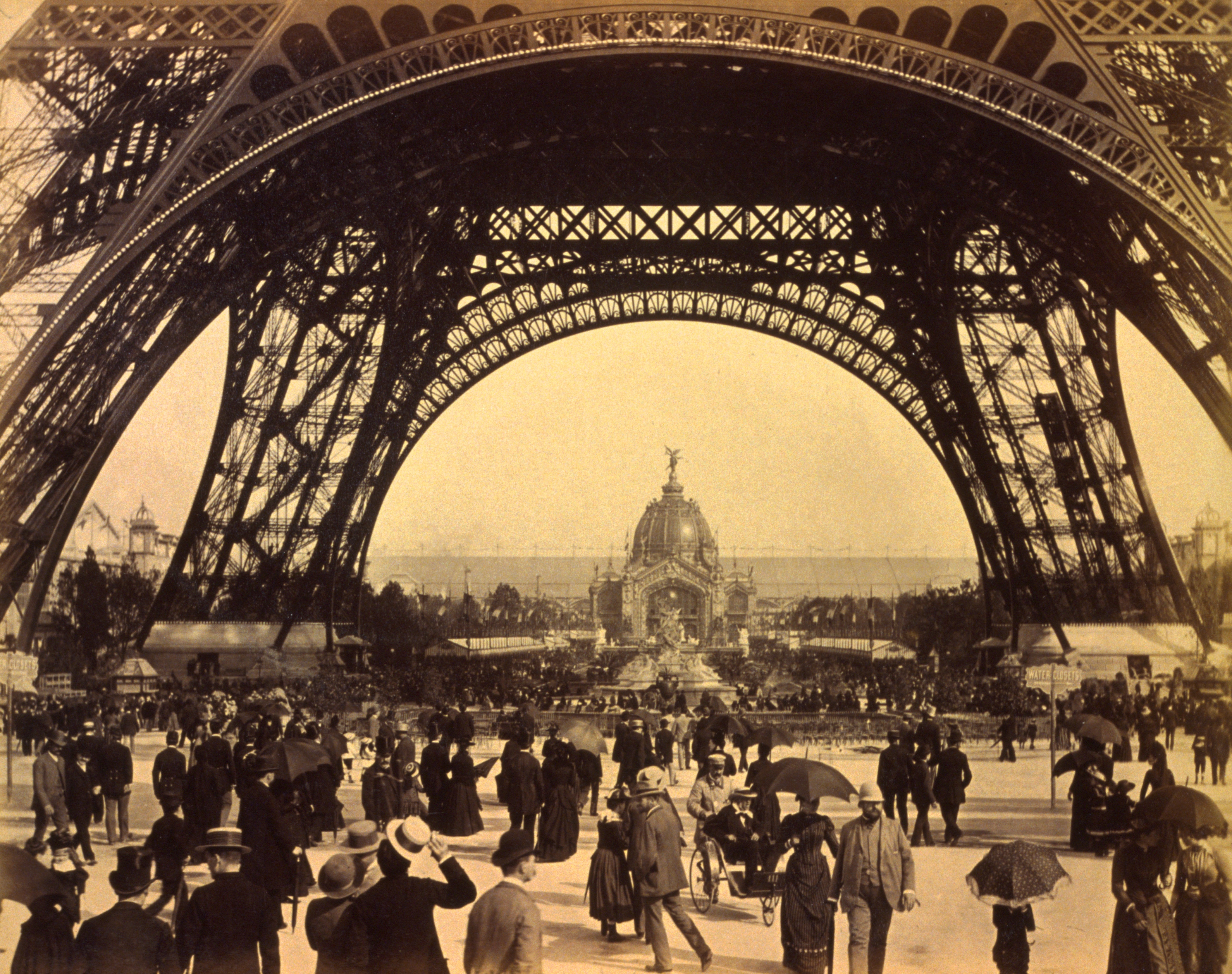 Resultado de imagem para torre eiffel old pictures