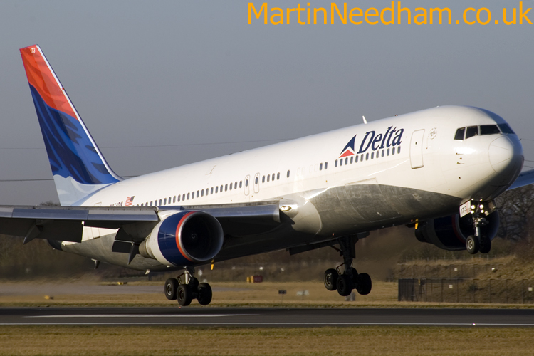 File:Delta Air Lines B767-300ER (N173DN) @ MAN, Dec 2008.jpg