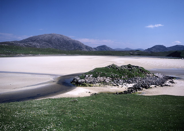 File:Dun Borranais - geograph.org.uk - 860552.jpg