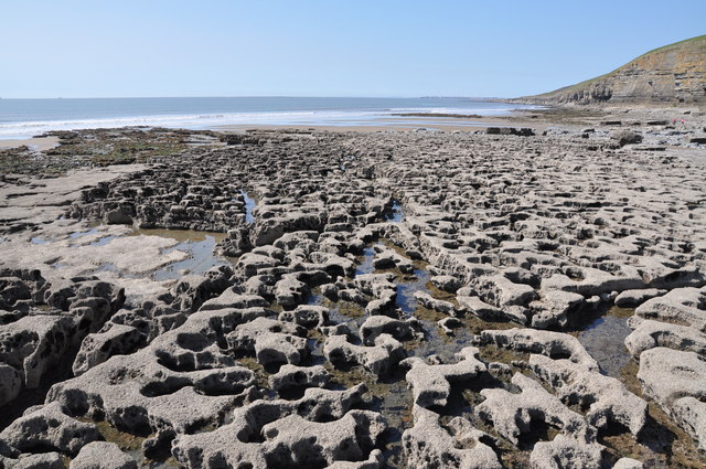 File:Eroded limestone pavement - Dunraven Bay - geograph.org.uk - 1251258.jpg