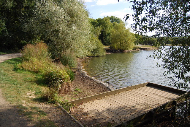 File:Fishing platform, Barden Lake - geograph.org.uk - 1527574.jpg -  Wikimedia Commons
