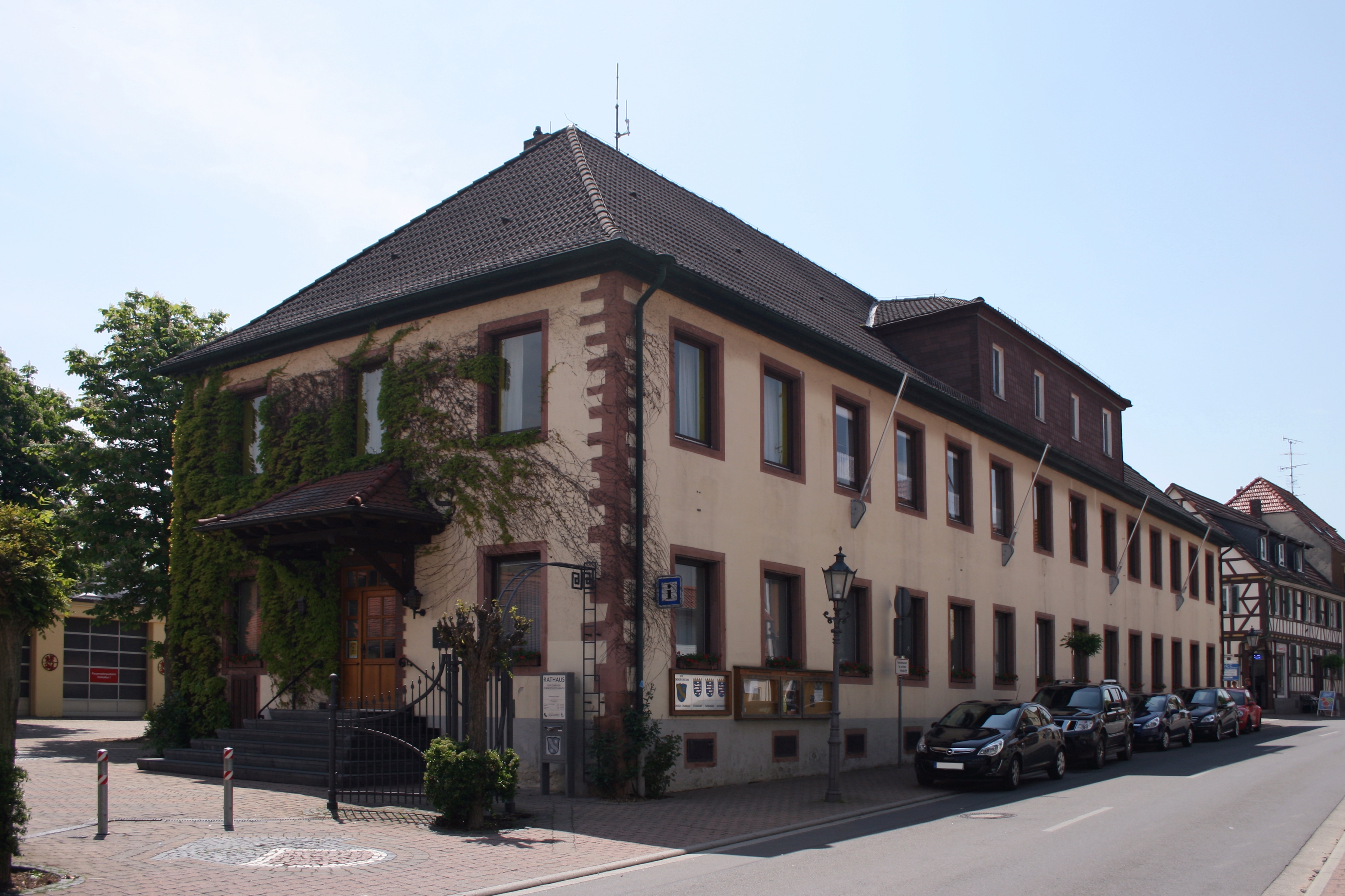 Rathaus (ehemaliges Pretlack'sches Palais) in Fränkisch-Crumbach.