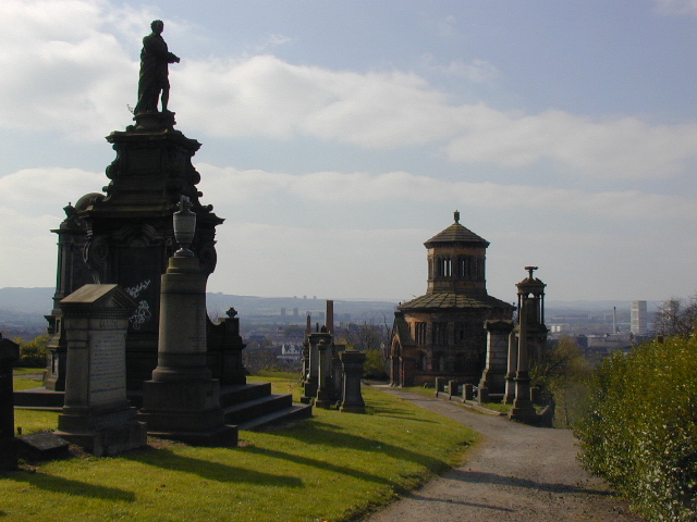 File:Glasgow Necropolis 3.jpg