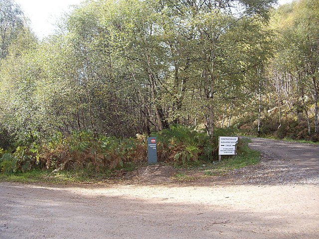 File:Limited vehicular access to upper glen Affric - geograph.org.uk - 1550715.jpg