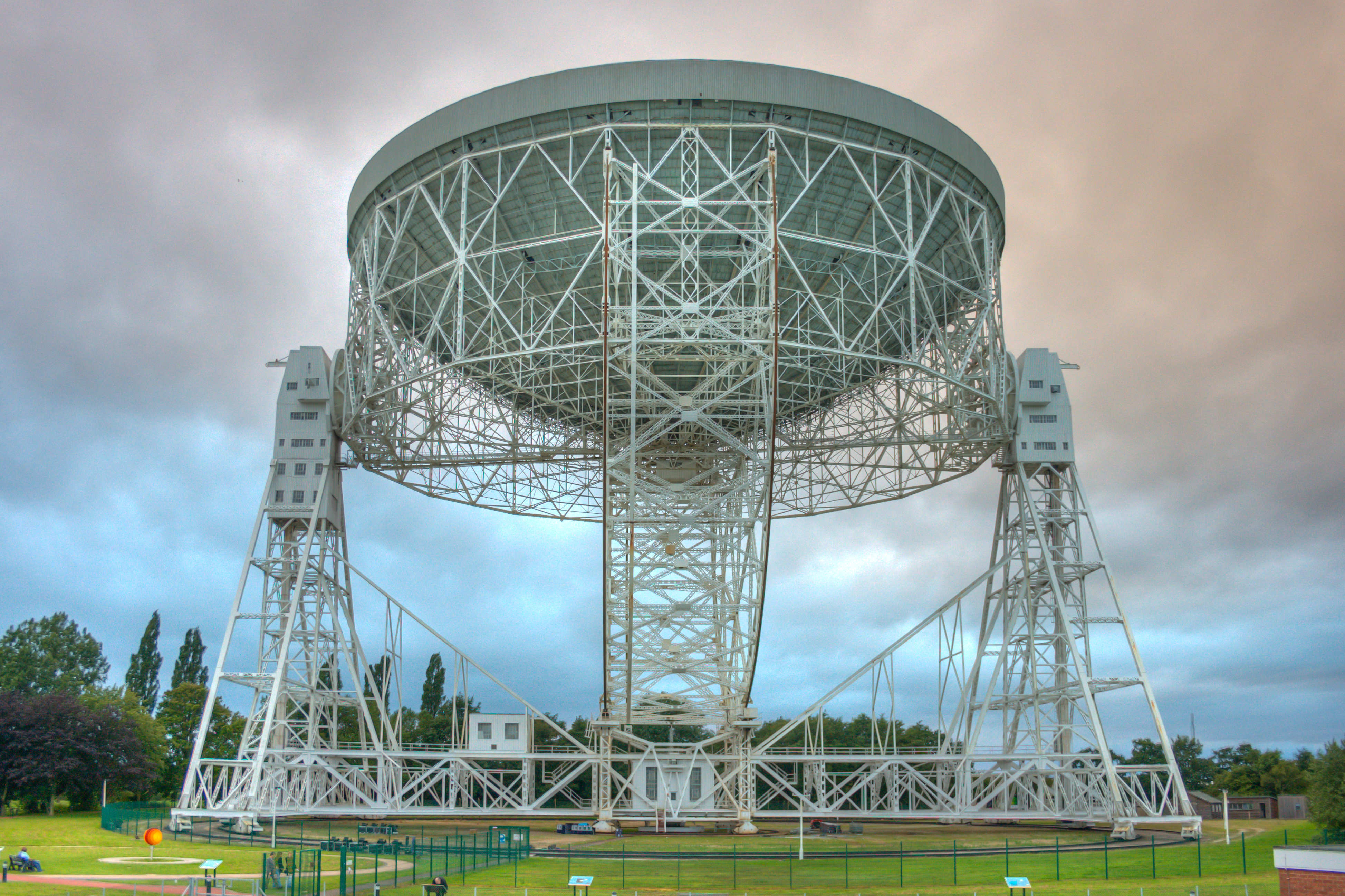 Lovell radio telescope at Jodrell Bank